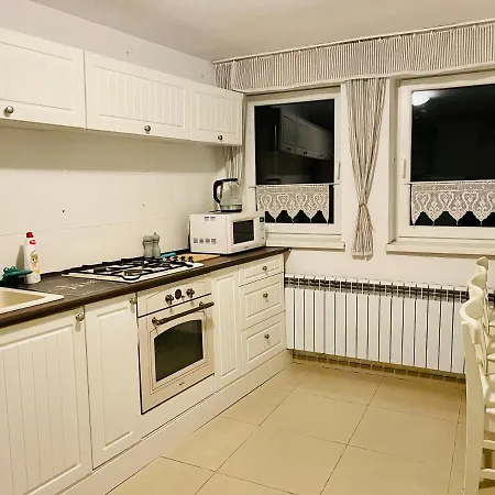 Klimatyczny Apartament Z Kominkiem Thorn Exterior foto