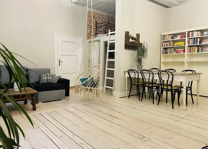 Klimatyczny Apartament Z Kominkiem